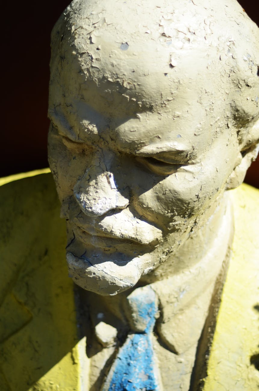 sunlit head of lenin statue